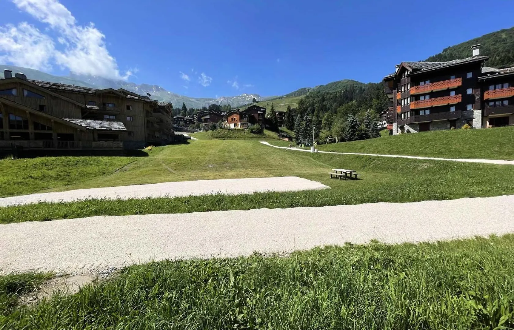 Appartement Résidence VALERIANE - 3 Pièces pour 6 Personnes 94 Valmorel